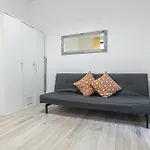 Modern Apartment Suitable For Longstays